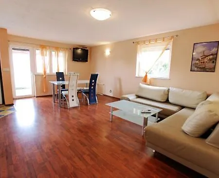 Apartment Apartman 4+1 Id 362